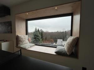 Large pool villa, roof terrace near lake & nature