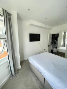 Modern Double Bedroom with Marble private bathroom