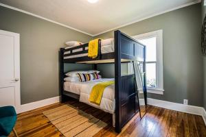 Cest La Vie - make memories at our cozy bungalow