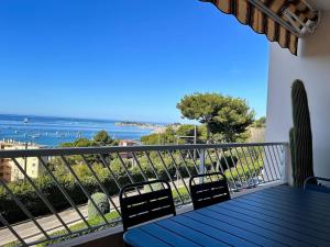 Vue sur la Baie de Bandol en famille ou entre amis