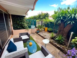 6P Private Garden Little ST TROPEZ