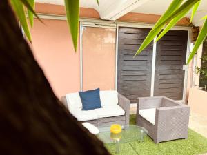 6P Private Garden Little ST TROPEZ