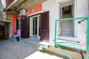House Grisia 33 