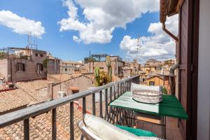Campo dei Fiori Sun with balcony