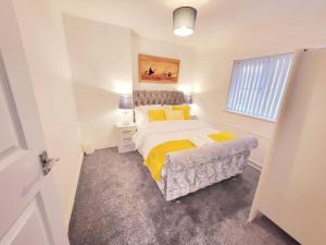 Elegant Entire 3 bed house with free parking