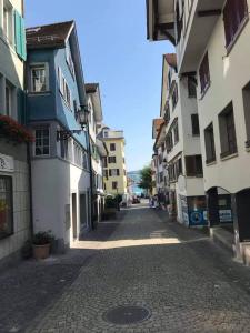 O Cozy Rooftop lakeside 18mn to Zürich 25mn to Zug