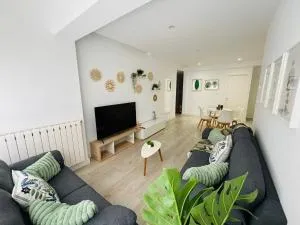 Deluxe Familiar - Apartamentos Birdie - Tinarejos