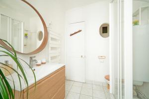 Appartement idéal famille, en duplex et au calme, au pied du métro "Mairie de Saint Ouen"