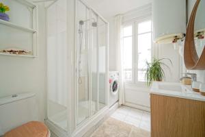 Appartement idéal famille, en duplex et au calme, au pied du métro "Mairie de Saint Ouen"