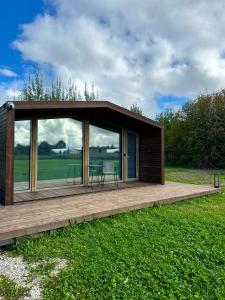 Looduskeskne Olivia moodulmaja saunaga Põltsamaal