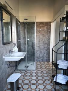 Chambre Double ou Lits Jumeaux - Accessible aux Personnes à Mobilité Réduite