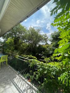 Appartement cosy et spacieux avec une belle vue sur jardin, proche des commodités et à moins de 30 minutes de Paris en transport