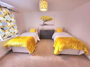 Stunning! 3 Bed Entire House with Free Parking