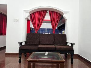 AMC HOME STAY And ROOMS