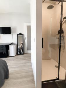 B&B / Chambres d'hotes Studio Loubes Bernac : photos des chambres