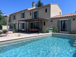 Villas Le Mazet d'Ernestine - Piscine et Cheminee : photos des chambres