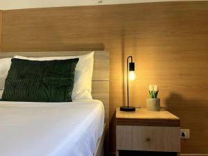 Dreams Under the Trees - Metro Roma Termini