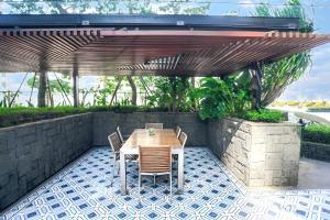 Luxurious 1 Icon 3BR Apartment in Tunjungan Plaza 6 Surabaya City Centre by Le Ciel Hospitality