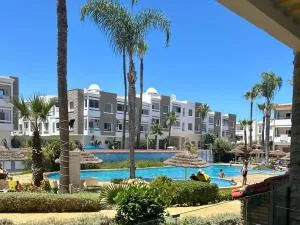 Appartement haut standing près de la Plage - Схират