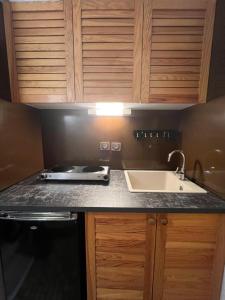 Ski Piau-Engaly balcon vue sur montagne pied pistes proche commerces