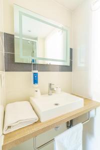 Family Room room in Brit Hotel Confort Manosque Cadarache