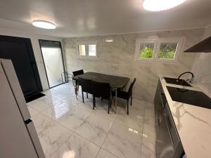 Appartements Appartement Calme Moderne proche de disneyland WIFI & Cafe gratuit & Arrivee Autonome : photos des chambres