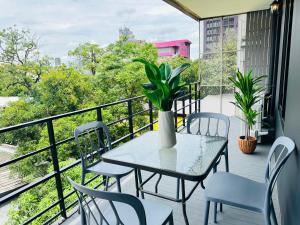 New Ekamai Thonglor Luxury Home near 711, BTS, Mall
