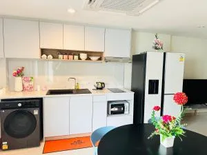 New Ekamai Thonglor Luxury Home near 711, BTS, Mall - Khlong Toei