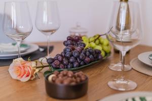 Luxury Seaside Apartment