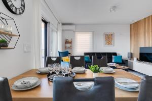 Sea Bay View apartment - Appartement avec piscine et magnifique vue sur mer