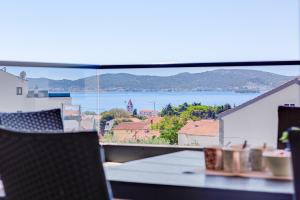 Sea Bay View apartment - Appartement avec piscine et magnifique vue sur mer