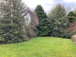 4 bedroom, 8 single beds, with free parking & wifi near new walkway