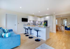 Large 5 bed house close to Crantock beach