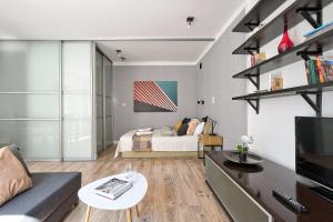 Chic Apartment-Old Town-F502