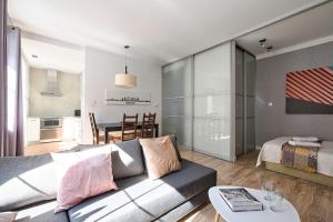 Chic Apartment-Old Town-F502