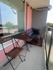 Sunset view, near the airport & private parking