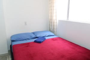Living Poblado Manila 3029 Habitación Doble con Baño Privado