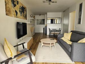 Deux pièces spacieux - Métro ligne 14 à 50m