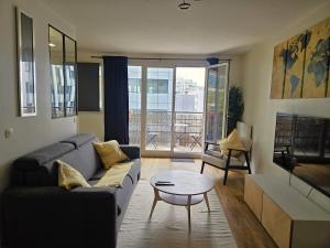 Deux pièces spacieux - Métro ligne 14 à 50m