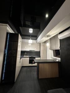 MACRIS BLiSs Black