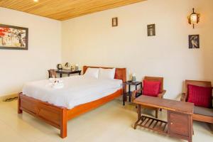 Phòng Giường Đôi Có Ban Công (Double Room with Balcony)