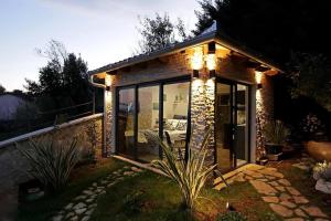 Apartments with a swimming pool Lovran, Opatija - 23500 