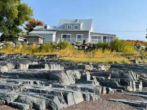 Lair du large, au bord du St-Laurent, SPA, Billard - LʼIsletville