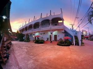 Sichampa Guest house