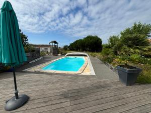 Maisons de vacances Maison spacieuse avec piscine privative, terrasse et jardin pres des Sables-d'Olonne - FR-1-197-297 : photos des chambres