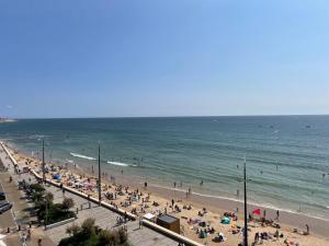 Appartement T3 au 6e étage avec balcon et vue mer - FR-1-197-200