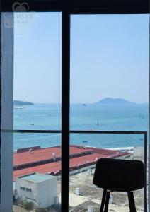 The Shore Studio Balcony Seaview by Clover Home A1101