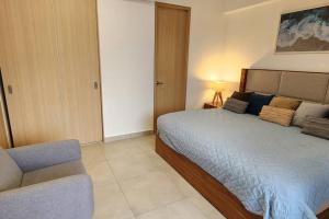 New Via Milan Appartment! The Best in Versalles!