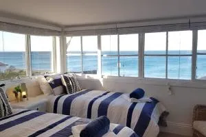 Victorian Beachfront Apartment with Ocean Views - The Coachhouse - Narrabeen