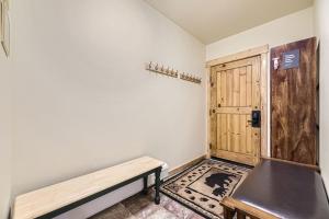 2652 Tenderfoot Lodge condo